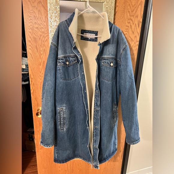 DENIM SHEARLING COAT BY GOSN IN A SIZE XL… EXCELLENT LIKE NEW CONDITION. UNISEX - Picture 3 of 9